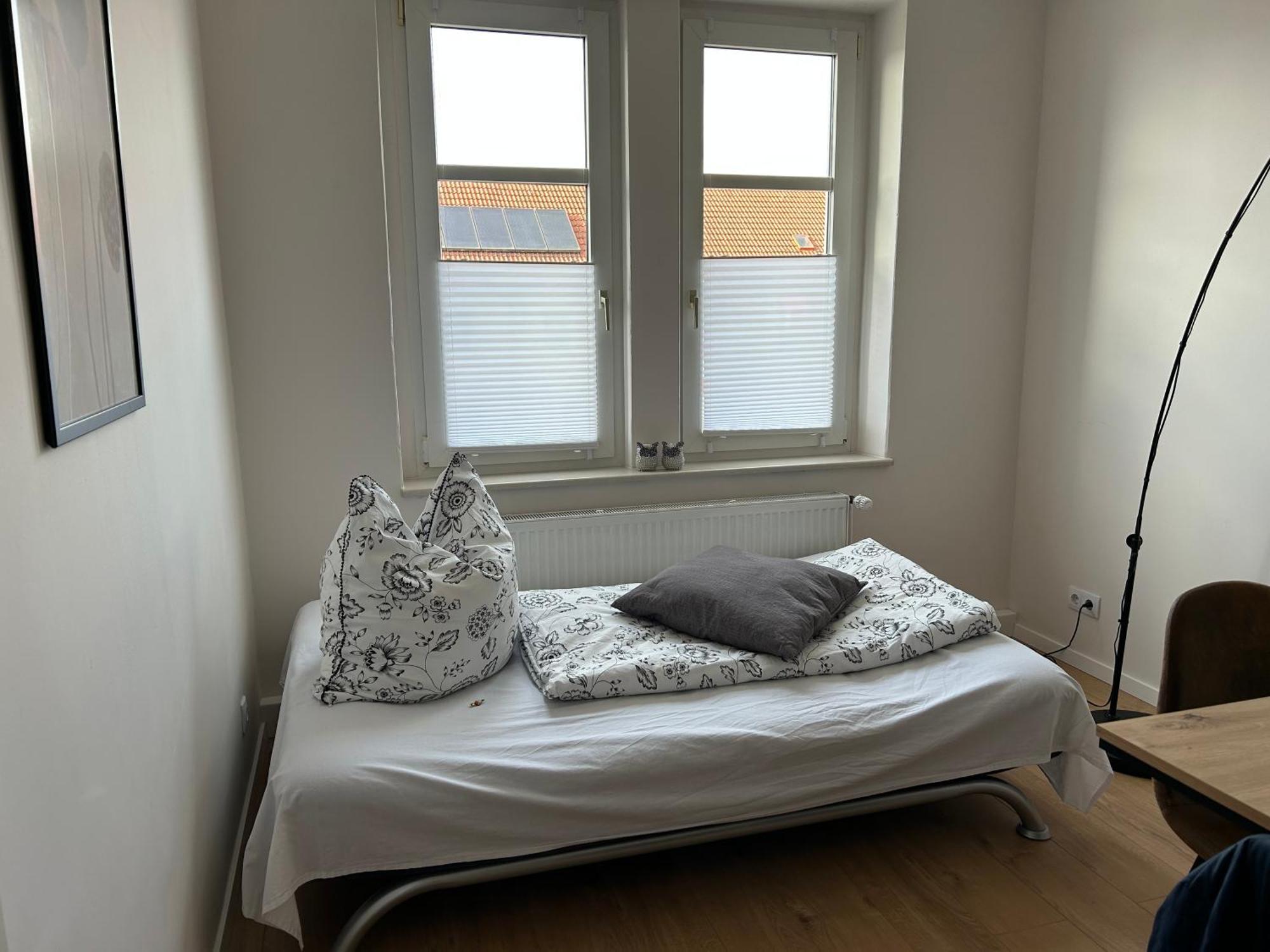 Schoene Neue 4 Zimmer Wohnung Mit Sued-Balkon Bis 8 Personen ناومبورغ المظهر الخارجي الصورة